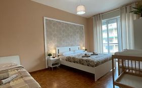 Home In Town - Città' Studi Apartment